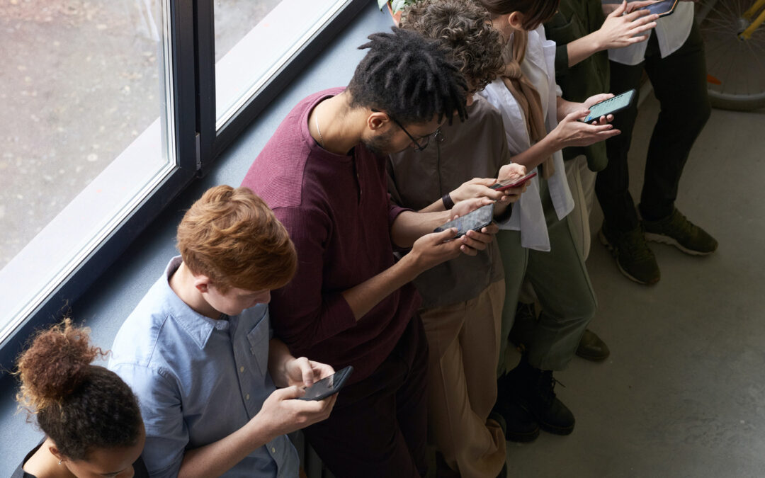 Should I Be On Telegram & Discord? What Are The Benefits of Smaller Social Networks